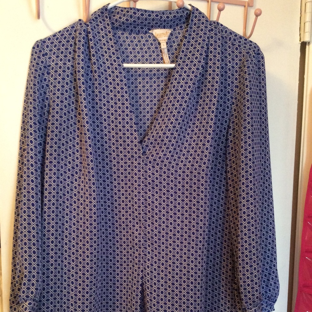 Laundry blouse